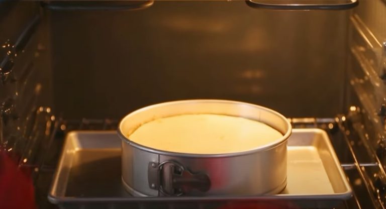 How long to bake cheesecake