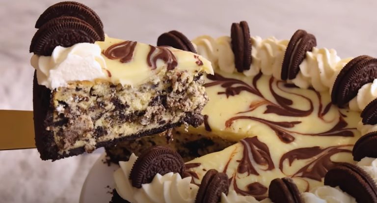 Oreo Chocolate Cheesecake Cake