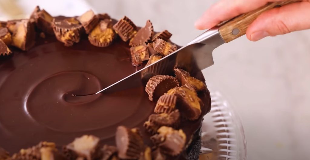 Peanut Butter Oreo Cheesecake: A Bold Bite of Bliss