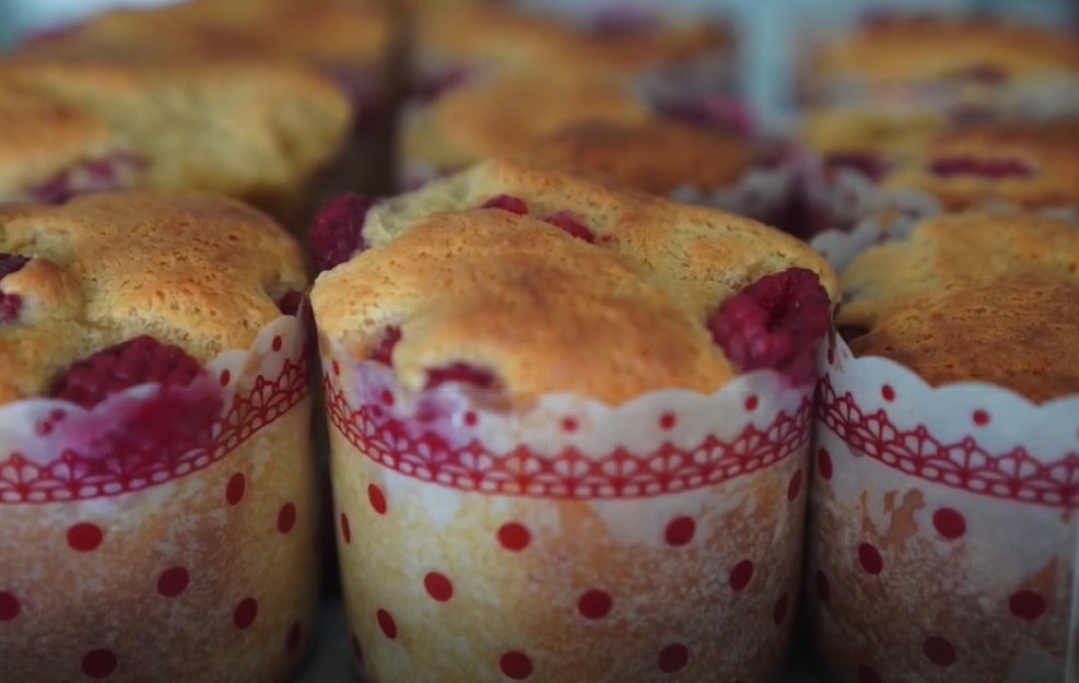 Raspberry Cream Cheese Muffins
