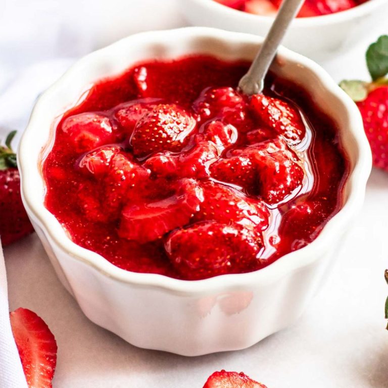 How to Make Cheesecake Topping With Strawberries?