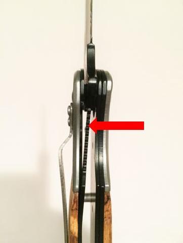 How to Close a Pocket Knife?