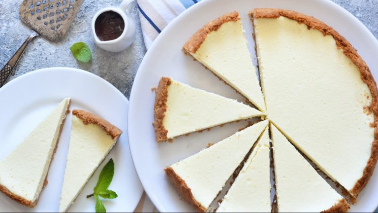 How to Slice a Cheesecake?